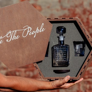 American Constitution Gift, We The People, Christmas Gift, Whiskey Decanter Set, Gift for Her, Groomsman Gift, Whiskey Glasses, Decanter Set