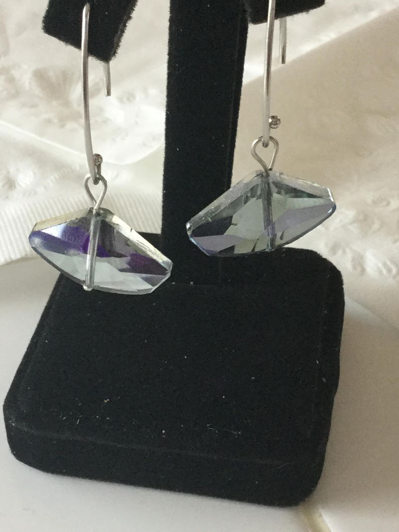 Prism bead earrings purple facet image 1