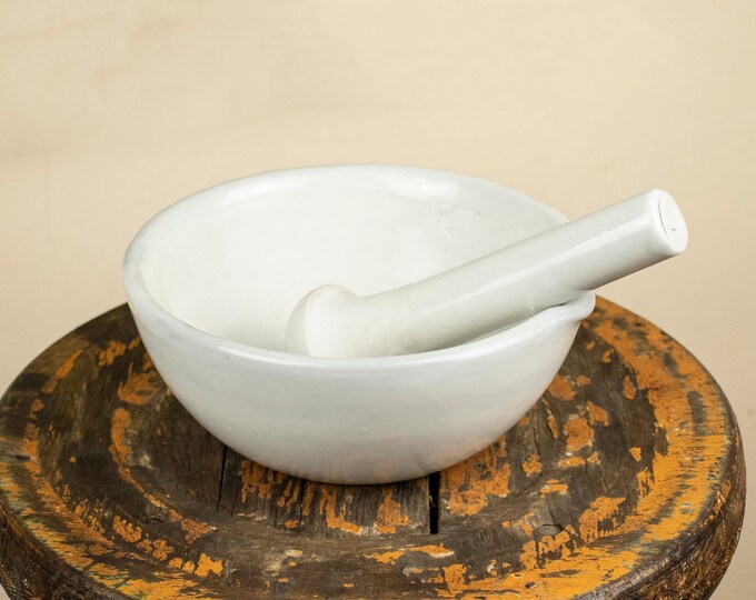 Vintage Apothecary Porcelain Mortar and Pestle, Grinding Porcelain Mortar