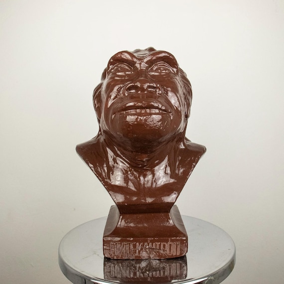 Vintage Educational Plaster Bust of Pithecanthropus (Java Man) – Unique Anthropology Decor