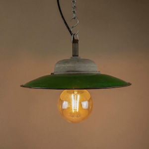 Lampada a sospensione vintage in smalto con grande lampadina Edison, lampada da fabbrica in smalto verde