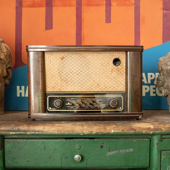 Vintage Bulgarian Lamp Radio Hristo Botev