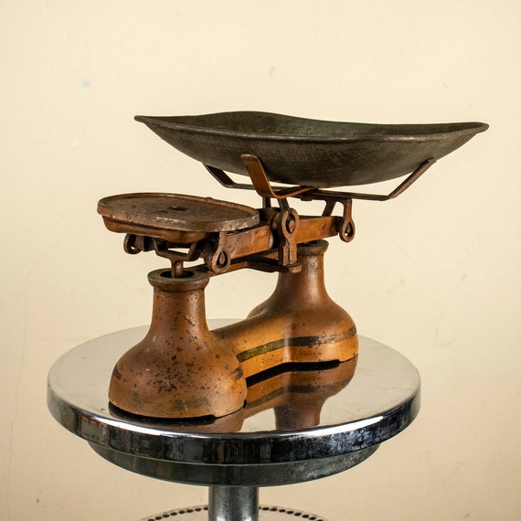 Vintage Cast Iron Kitchen Scales