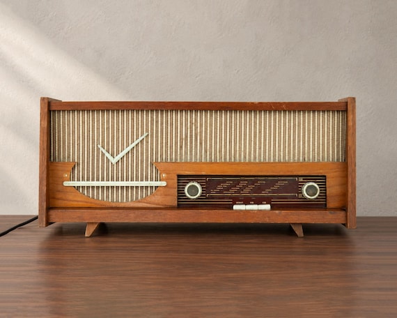 Vintage Chajka Lamp Radio, Retro Bulgarian Decor