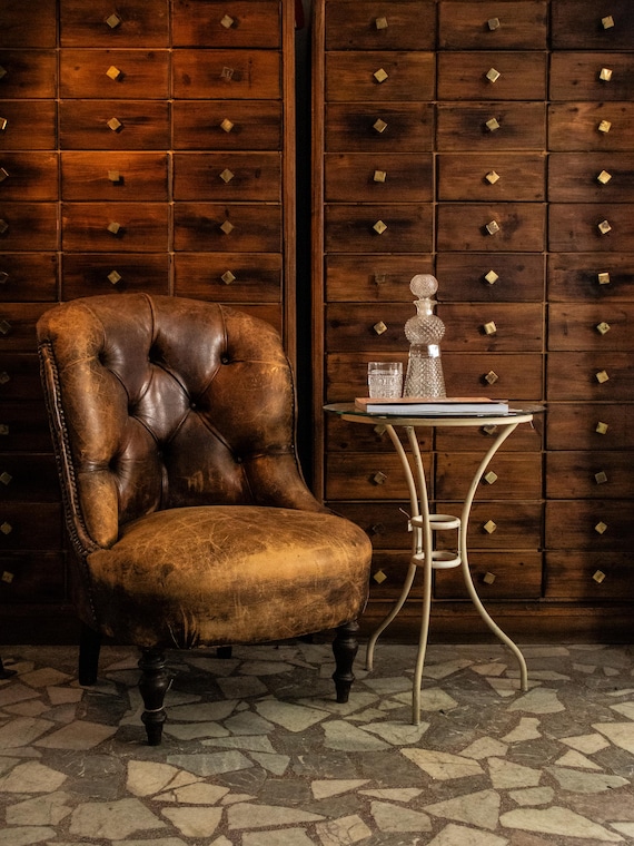 Vintage Genuine Leather Chesterfield-Style Armchair – Button-Back Design