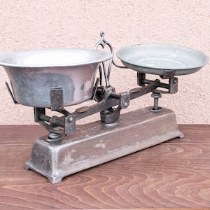 Vintage Cast Iron Groceries Scale with Aluminum Trays