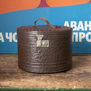 Vintage Leather Hat Box, Small Round Travelling Hat Box
