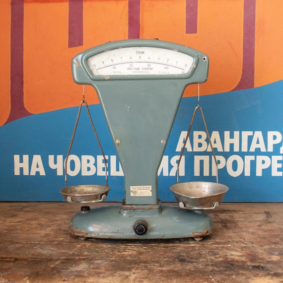 Vintage Hungarian Scale