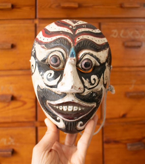 Vintage Sri Lankan Hand Carved Wooden Dance Mask – Folk Theatre Tribal Wall Decor