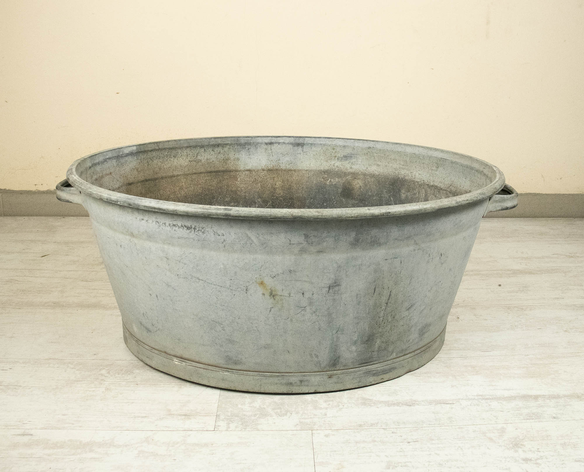 Très Grande Bassine Vintage En Zinc 80 Litres French Tub From Thre