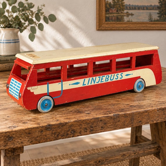 Beautiful large vintage wooden toy bus “Linjebuss,” made in Sweden and dating from the 1950s–1960s.