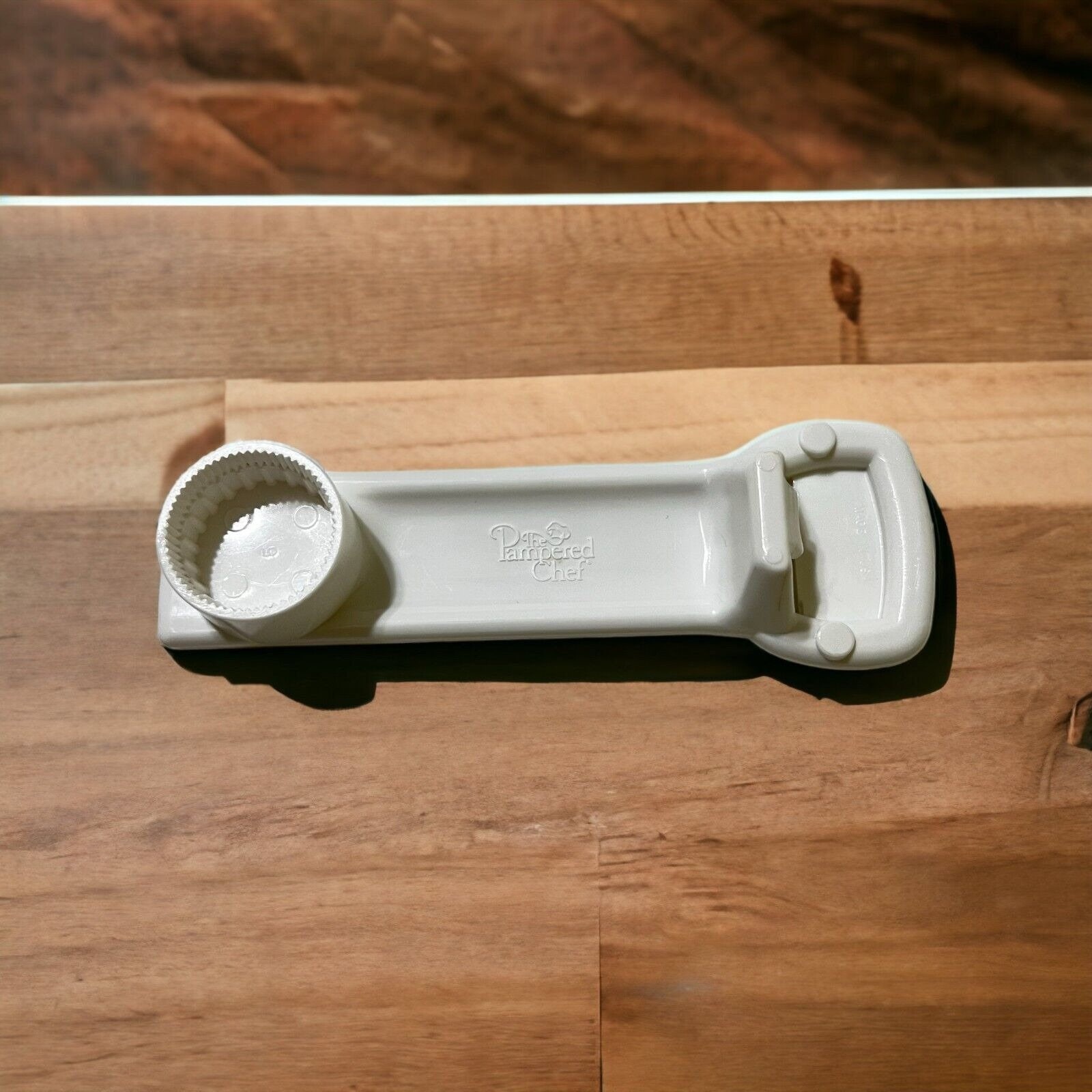 pampered chef magnetic bottle opener
