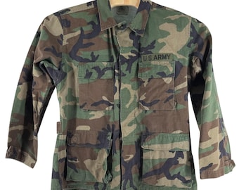 US Army Woodland Camo Mens BDU Jacket Med Short Military Camouflage Coat Vtg