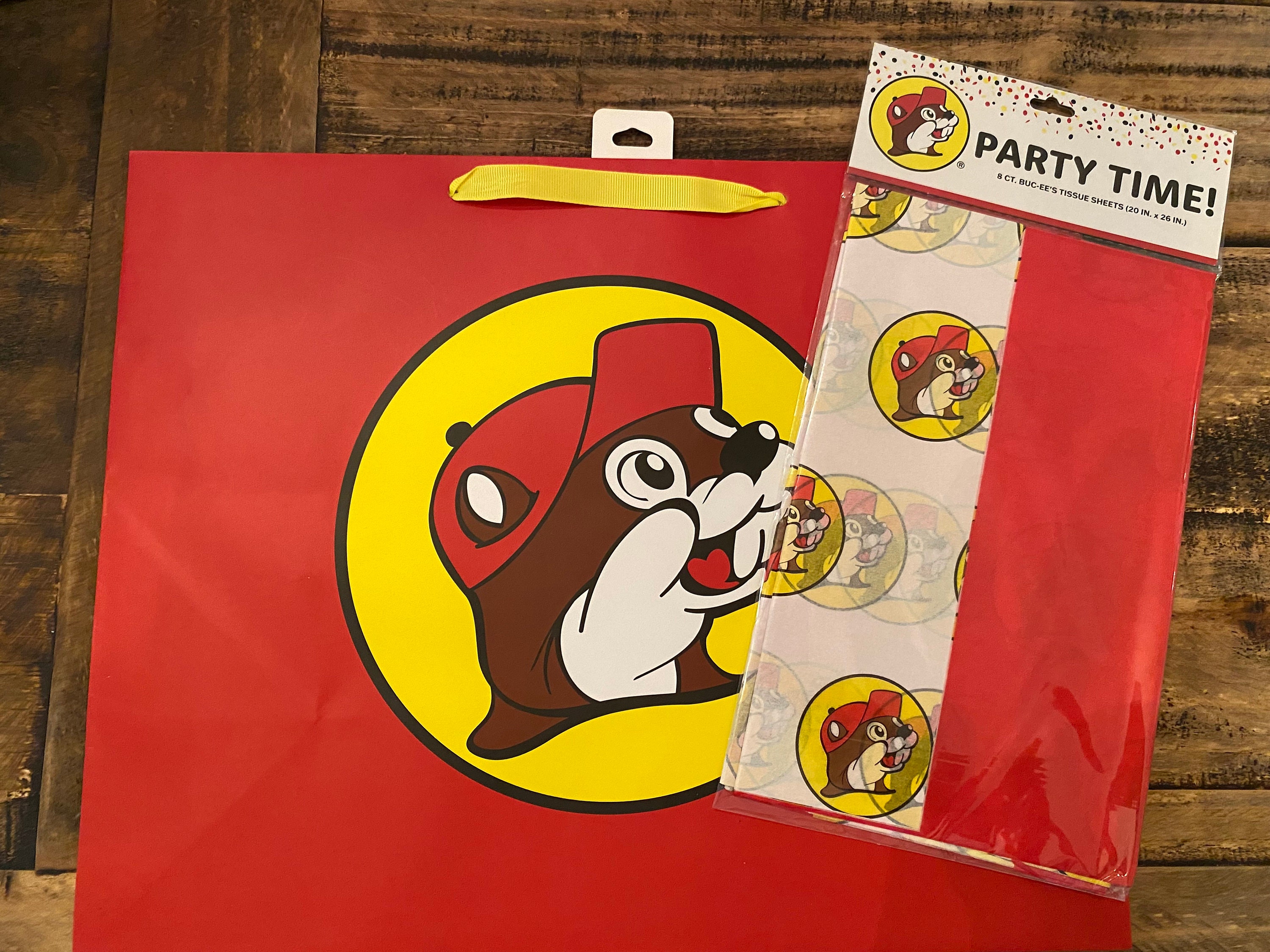 Bucees Gift Bags and Tissue Paper 