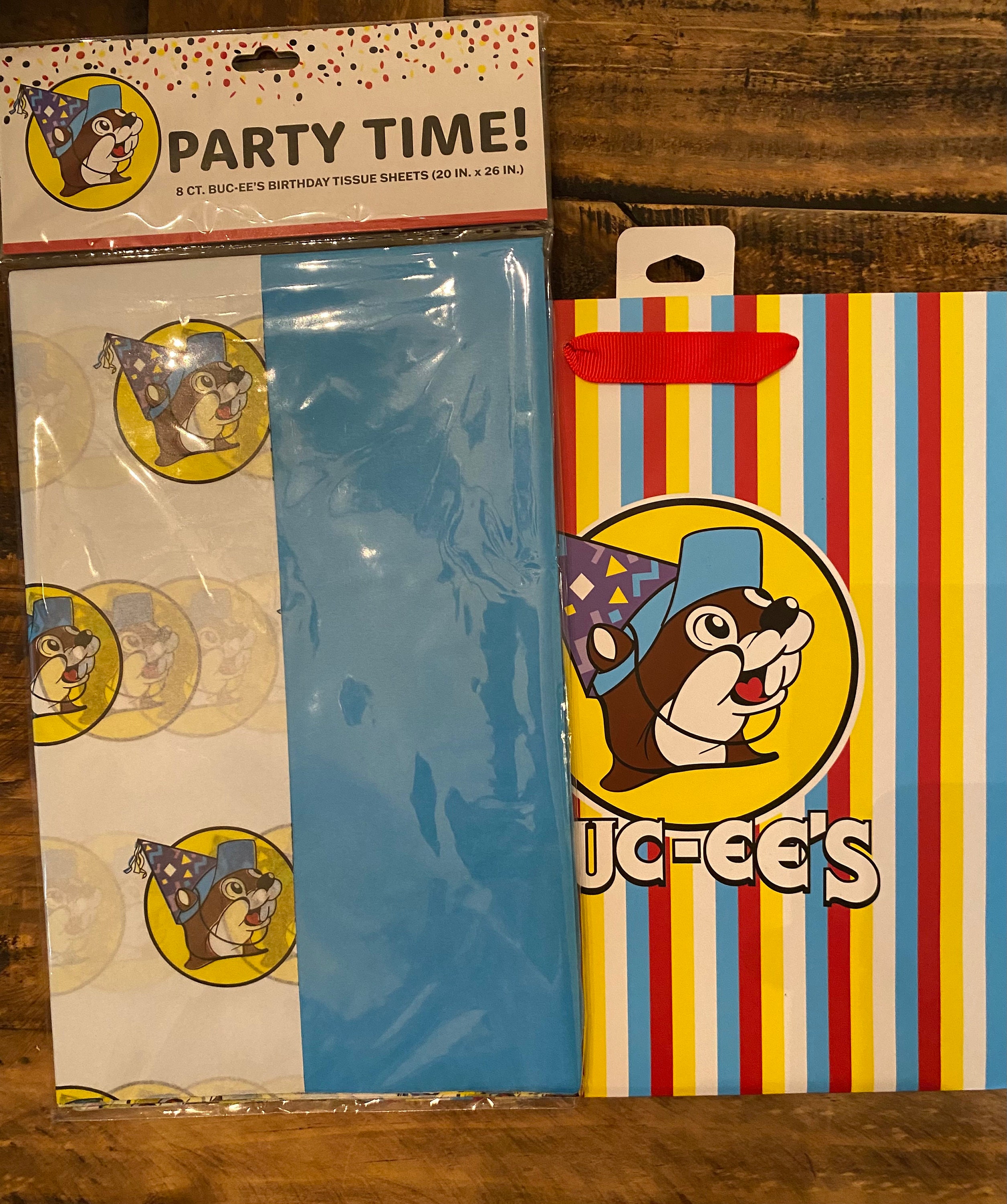 Bucees Gift Bags and Tissue Paper 