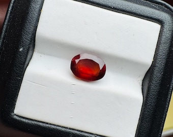 3.15 Carat Genuine Hessonite Garnet. Rust-Red Loose Gemstone for Making Jewellery. Faceted Oval Cut. Unheated. 10 x 7.2 x 4.6mm.