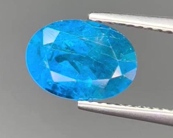 2.50 Carat Natural Rare Neon Blue Apatite. Loose Faceted Gemstone For Making Jewellery. Oval. 10 x 7.1 x 5.0 mm. Untreated.