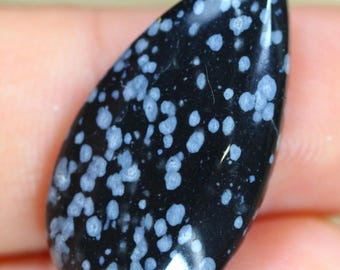 12.88 Natural Snowflake Obsidian Cabochon Healing Stone Pear Shape 27.800 x 14.700 x 4.700 mm Loose Gemstone for Jewelry Making and Gifts.