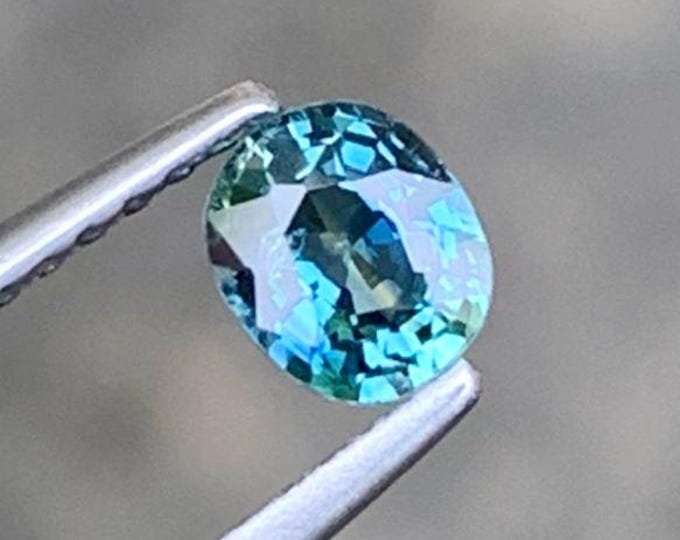0.51 Ct Natural Teal Sapphire. Oval Cut. Genuine Mined. Precious Gems for Jewellery. Teal-Colour Sapphire. Heated. 4.9 x 4.1 x 2.8 mm