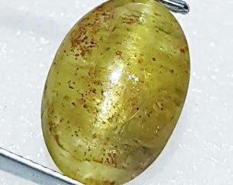 Genuine Mined 6.31 ct Ct Natural Apatite Yellow Cats Eye. Oval Cabochon for Making Jewellery. 13.3 x 10.3x 5.5 mm. Untreated. Birthstone.