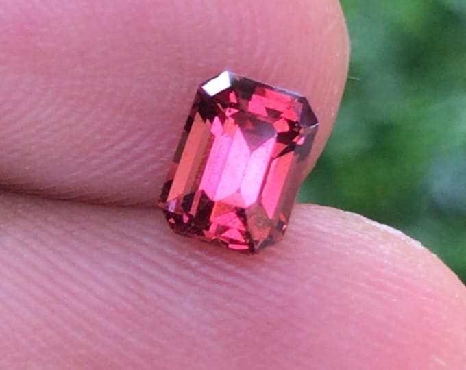 0.86 Carat Natural Raspberry Red Madagascar Garnet Unheated 6.00 x 4.50 x 3.50 mm Loose Gemstone for Jewelry Making and Gifts. Earth Mined.