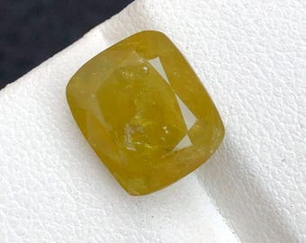 6.75 Carat Mali Garnet. Yellow Olive Faceted Gemstone. No Treatment. 10.7x9.9x7.1mm. Earth Mined. Cushion Cut