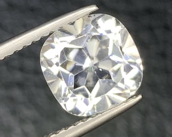 4.83 Carat Sparkling Natural White Topaz 11.000 x 9.000 x 6.400 mm. Oval Cut Loose Gemstone for Jewelry Making and Gifts. Earth Mined.