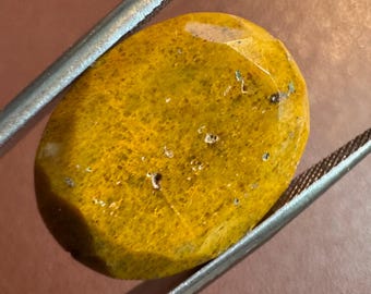 Faceted Jasper 13.20 Carat. Oval Cut Natural Yellow Jasper Gemstone. Loose Gemstones for Making Jewellery. Untreated. 19.7 x 15 x 6.5 mm