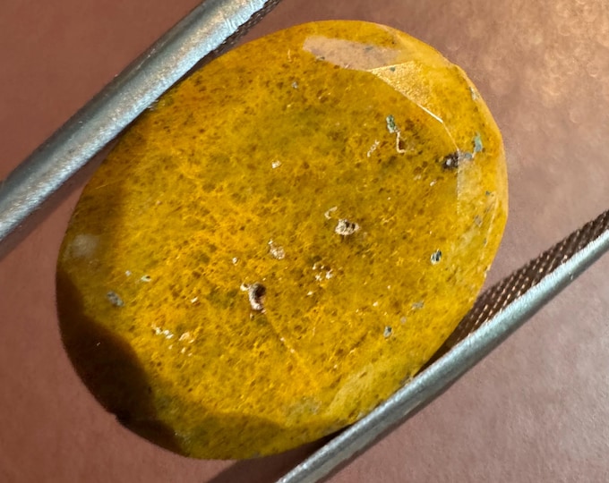 Faceted Jasper 13.20 Carat. Oval Cut Natural Yellow Jasper Gemstone. Loose Gemstones for Making Jewellery. Untreated. 19.7 x 15 x 6.5 mm