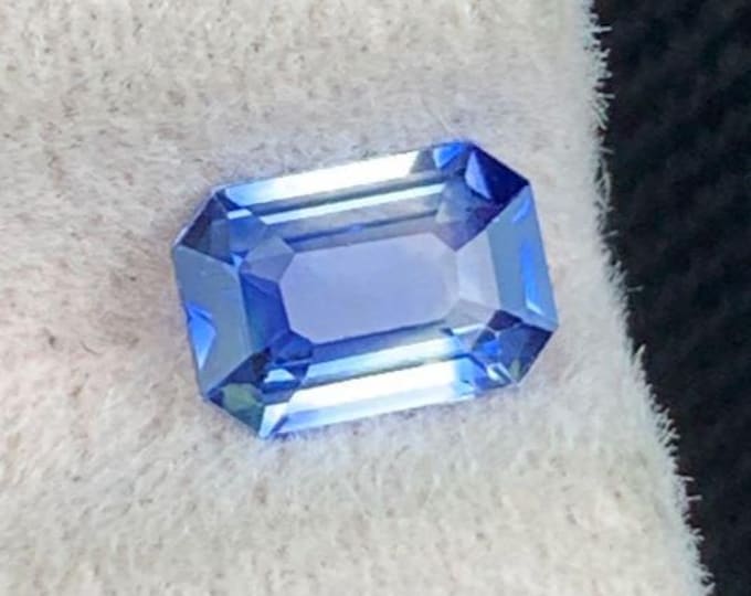 AIG Certified 0.77 Carat Natural Bi Color Sapphire Gemstone. Heated. 6.16 x 4.25 x 2.62 mm. Octagonal Cut. Earth Mined Loose Gemstones.