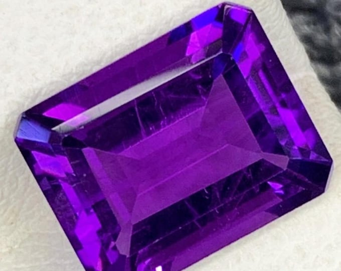 2.57 Carat Lovely Natural Amethyst Bolivian Fancy Cut VS 11.000 x 8.600 x 4.700mm Loose Gemstone for Jewelry Making and Gifts. Earth Mined