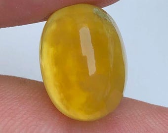 10.85 Carat "Potch" Yellow Opal. 16.7 x 12.2 x 9.1 mm. Untreated. Gemstones. Cabochon. Birthstone Gift. Natural Gemstones. No Flash.