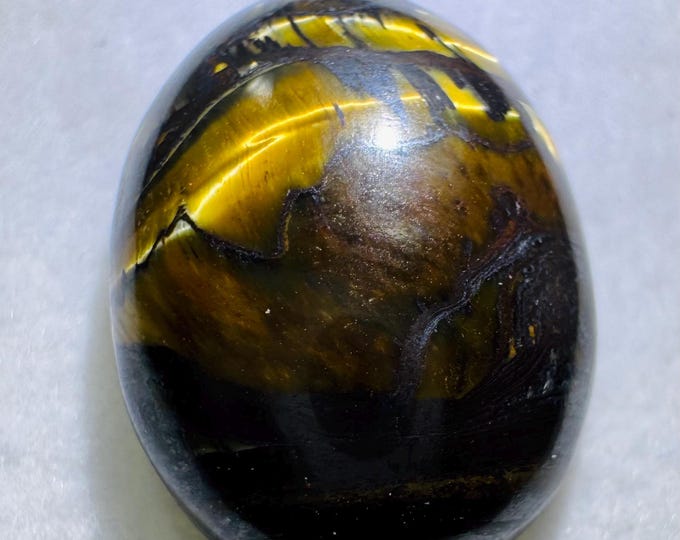 8.20 Carat Tigers Eye Cabochon. Healing Stone. Oval Shape. Loose Gemstones for Jewelry. Genuine Mined. Untreated. Cabbed in Canada.