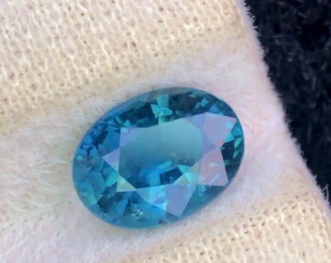1.85 Carat Brilliant Party Teal Blue Sapphire Oval Cut VS 8.10 x 6.10 x 4.30 mm Loose Gemstone for Jewelry Making and Gifts. Genuine Mined.