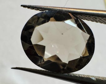 2.80 Carat Smokey Quartz. Earth-Mined Brown Quartz. Faceted Round Loose Gemstones for Jewelry. Untreated. 10.3 x 8.2 x 4.9mm. VS. Birthstone