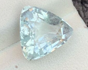 3.65 Carat Natural Aquamarine. Faceted Trillion Cut Loose Gemstone. Birthstone Gifts. 10 x 10 x 6 mm. Genuine Mined. Included Grade.