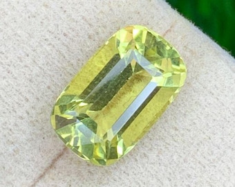 4.85 Carats Lemon Quartz Gemstone. Faceted Cushion. Loose Gemstone for Making Rings. VVS. 12 x 7 x 6 mm. Genuine Mined. Natural.