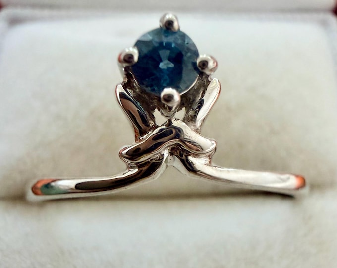 1.22 Gr Natural Sky Blue Sapphire Minimalist Ring Round Cut Prong Set 3.0 x 3.0 mm Hallmarked with 925 Sterling Silver TCW 6.10, Size 7