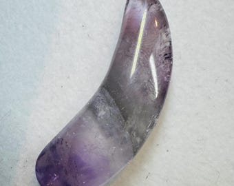 30.5 Carat Natural Purple Amethyst Horn. Loose Gemstone for Making Jewellery. Genuine Mined Untreated. 41.1 x 7.5mm.