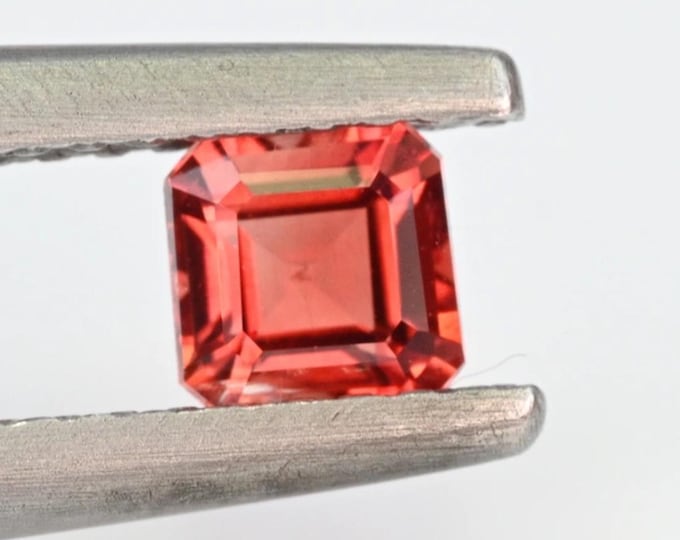 0.36 Carat Sunstone Orange Red Faceted Square Classic Cut VSI Clarity 4.160 x 4.140 x 2.920mm Loose Gemstone for Jewelry Making. Earth Mined