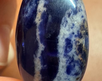 23.75 Carats Genuine Mined Sodalite. Beautiful Specimen for Making Jewellery. Palm Stones. Vibrant Blue. Perfect Gifts. 30 x 16.8 x6.5 mm