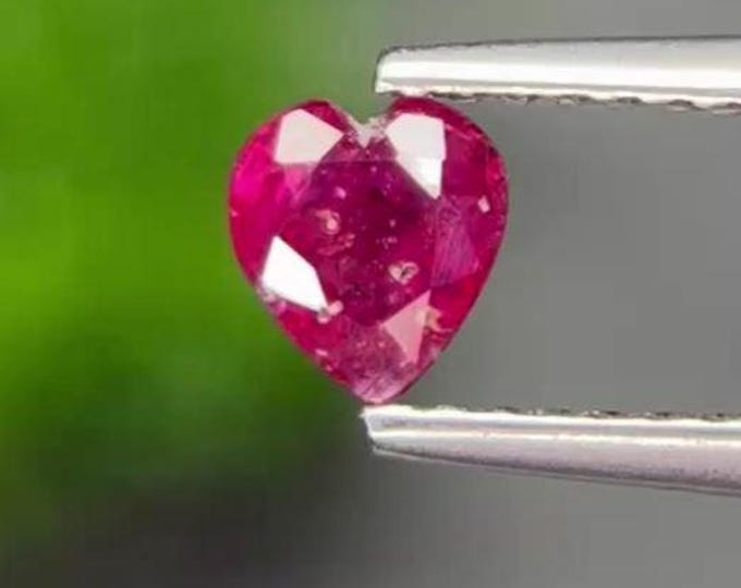 Earth Mined Faceted 0.47 Carat Pink Sapphire Loose Gemstone for Jewelry. Heart Cut Genuine Real Pink Sapphire.  5.1 x 4.6 x 2.6 mm.