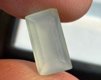 2.35 Carat Facated Blue Chalcedony. Earth Mined Gemstones. Step-Cut Rectangle. Untreated. 10 x 5.3 x 5mm. Jewelry Supplies and Gifts.