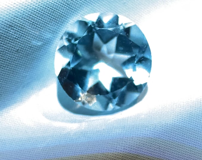 1.15 Carat Sky Blue Topaz. 6 x 6 mm. Loose Gemstone for Jewelry Making and Gifts. Earth Mined. Sky Blue Topaz.