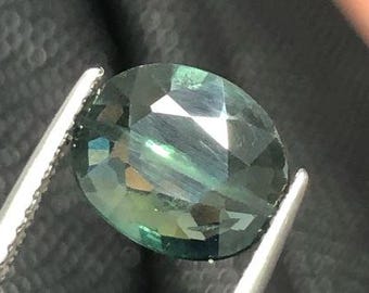 2.30 Carats Genuine Mined Green Sapphire. Faceted Oval Gemstones for Jewelry. SI Grade. Loose Gemstones. 9.99 x 8.30 x 2.92 mm.