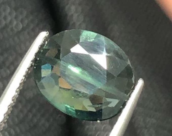 2.30 Carats Genuine Mined Green Sapphire. Faceted Oval Gemstones for Jewelry. SI Grade. Loose Gemstones. 9.99 x 8.30 x 2.92 mm.