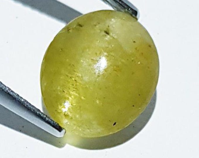 Genuine Mined 4.60 Ct Natural Apatite Yellow "Cats Eye". Oval Cabochon for Making Jewelry. 11.4 x 9.4 x 5.0 mm. Untreated. Birthstone.