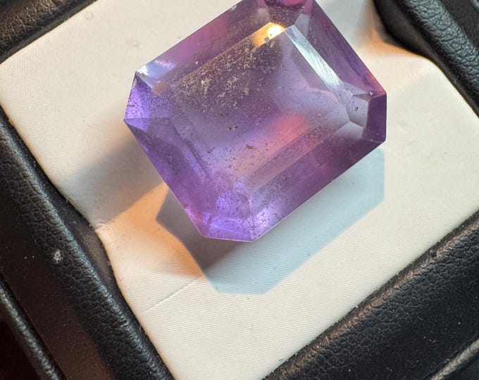 25.75 Carat Purple Fluorite. Large Loose Gemstone. Jewellery Supplies. Gifts. Genuine Mined. I Grade. 17.5 x 15.8 x 10.6 mm.