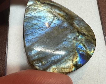 109.40 Carat Natural Pear Shaped Labradorite Cabochon. Smooth Polished Loose Gemstones for Gifts or Jewellery. 44.6 x 36.4 x 8.6mm