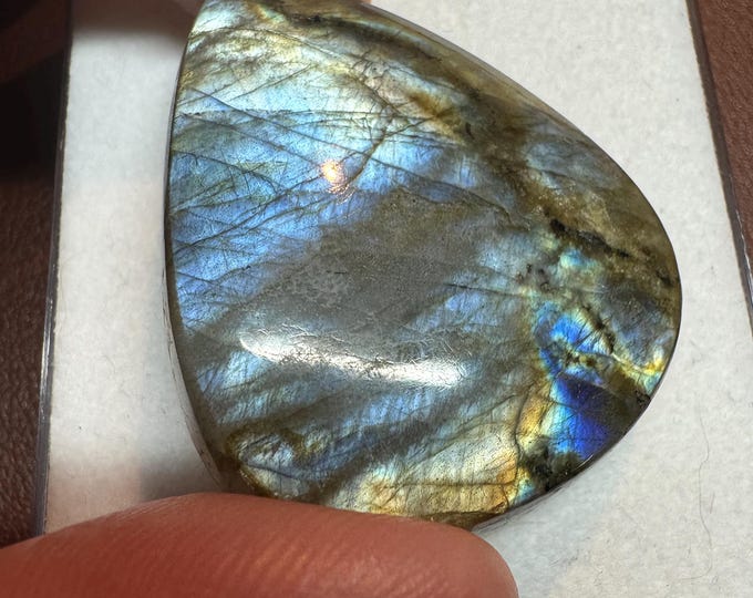 109.40 Carat Natural Pear Shaped Labradorite Cabochon. Smooth Polished Loose Gemstones for Gifts or Jewellery. 44.6 x 36.4 x 8.6mm